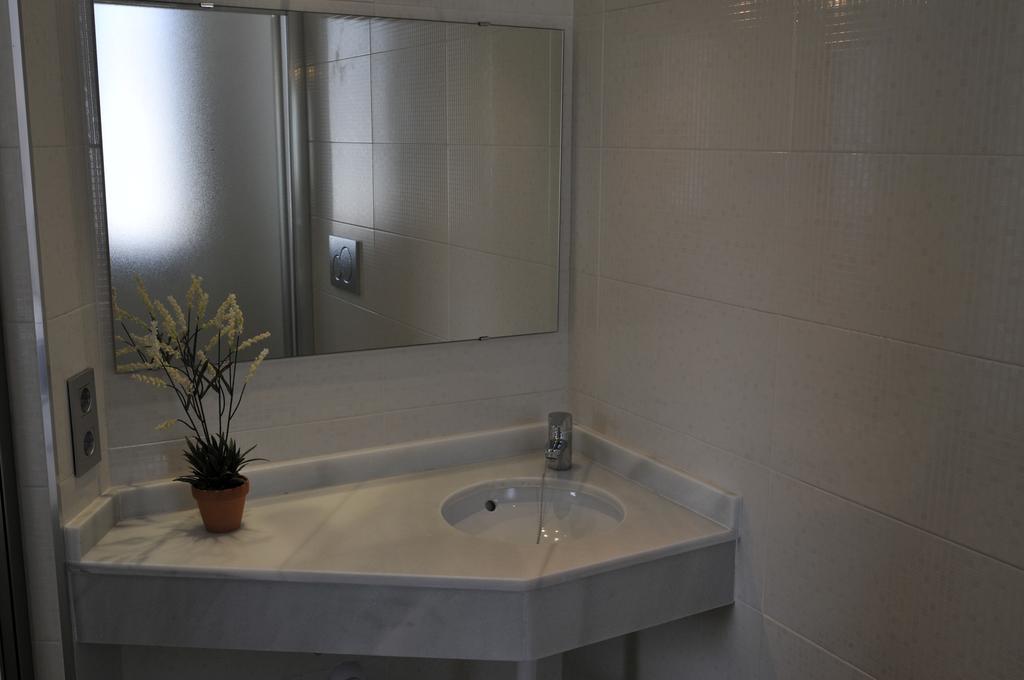 Hostal Tarifa -Recepcion Abierta Las 24H- 객실 사진